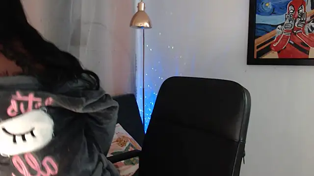 Snapshot of Suzanne_abbey chatting on February 17, 2026, 11:33 pm Suzanne abbey online show from February 17, 2026, 11:33 pm