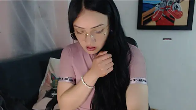 Snapshot of Suzanne_abbey chatting on March 30, 2026, 11:28 pm Suzanne abbey online show from March 30, 2026, 11:28 pm