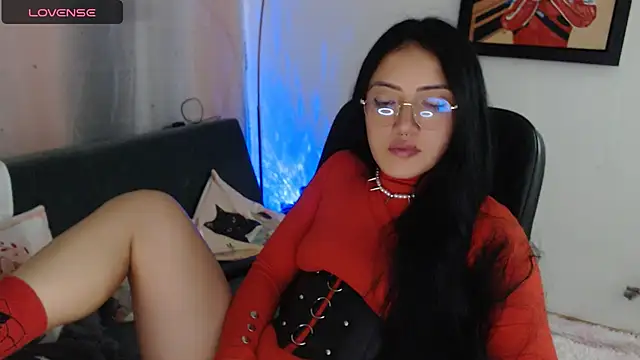 Snapshot of Suzanne_abbey chatting on July 3, 2026, 12:28 am Suzanne abbey online show from July 3, 2026, 12:28 am