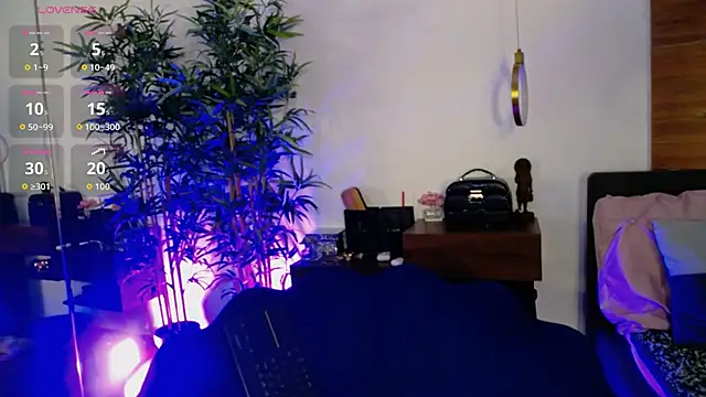 CreamyInkky  online show from January 15, 2026, 11:26 am