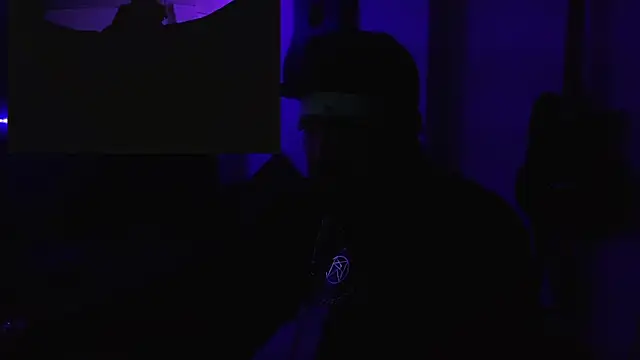 darkclothes online show from December 25, 2024, 3:18 am