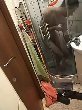 Snapshot of Luukas5239 chatting on March 16, 2025, 4:01 pm Luukas5239 online show from March 16, 2025, 4:01 pm