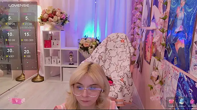 Coconut Mia online show from September 23, 2025, 2:53 pm