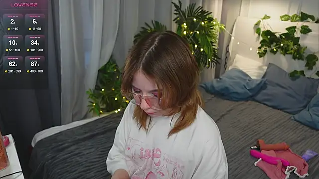 Coconut Mia online show from April 26, 2026, 2:53 am