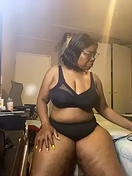 Nomthie online show from October 31, 2025, 2:34 am