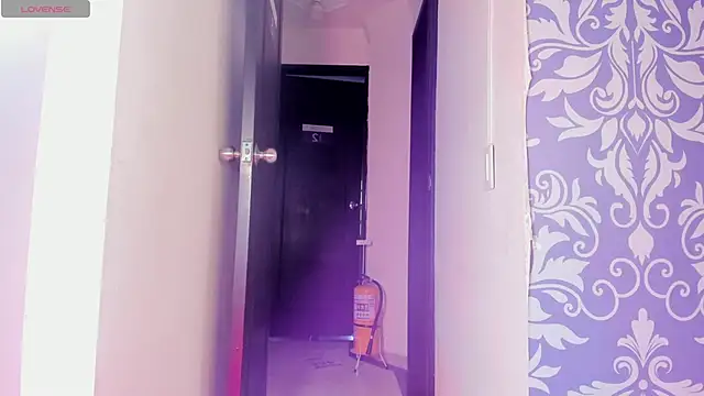 ice queen  online show from October 12, 2025, 4:06 pm