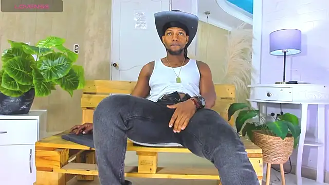 Snapshot of RicoBrown777_ chatting on June 12, 2026, 4:11 am RicoBrown777 online show from June 12, 2026, 4:11 am