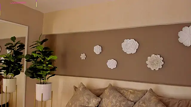 AylinMillerxs online show from September 18, 2025, 7:49 pm