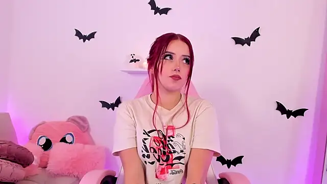 Snapshot of misspaulinaa chatting on October 20, 2025, 12:22 am misspaulinaa online show from October 20, 2025, 12:22 am