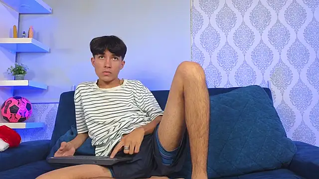 Theskinnyboys online show from December 14, 2024, 7:25 pm