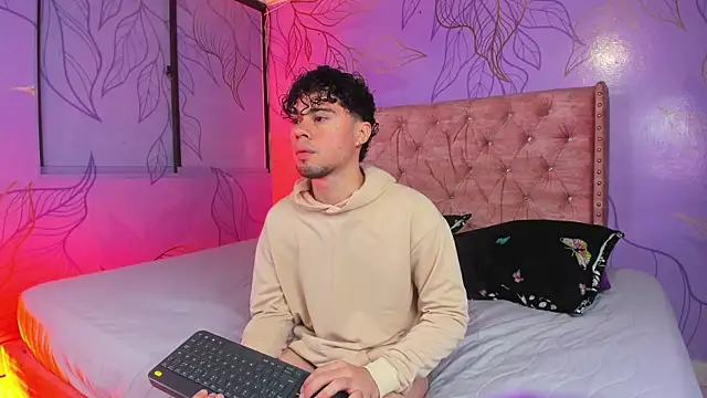 Theskinnyboys online show from March 1, 2025, 7:41 am