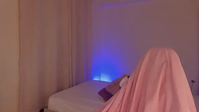 SavannahWildee online show from February 11, 2025, 6:44 pm