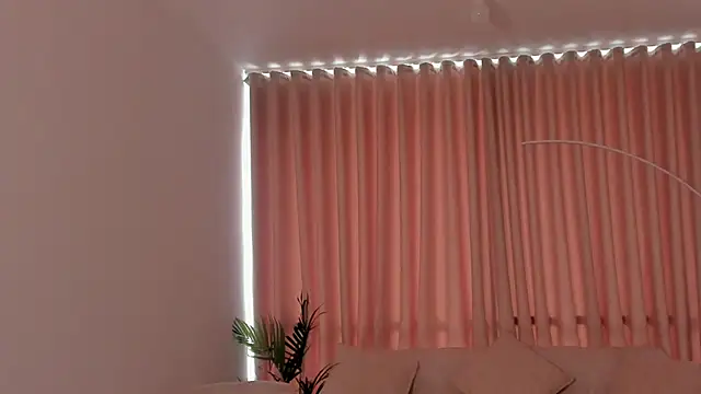 SavannahWildee online show from September 14, 2025, 11:42 am