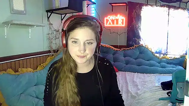 Snapshot of mirannacult chatting on December 8, 2024, 7:32 pm mirannacult online show from December 8, 2024, 7:32 pm