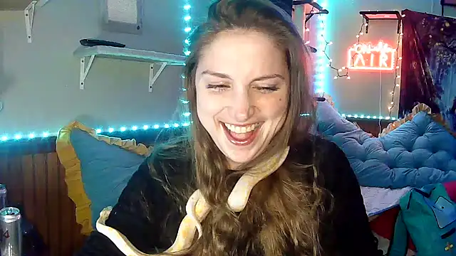 Snapshot of mirannacult chatting on December 19, 2024, 12:12 pm mirannacult online show from December 19, 2024, 12:12 pm