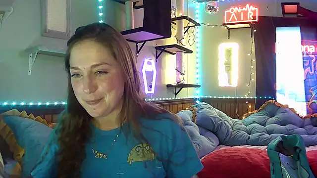 Snapshot of mirannacult chatting on December 21, 2024, 8:32 pm mirannacult online show from December 21, 2024, 8:32 pm