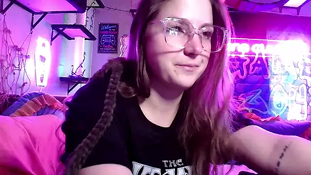 Snapshot of mirannacult chatting on February 3, 2025, 7:42 pm mirannacult online show from February 3, 2025, 7:42 pm