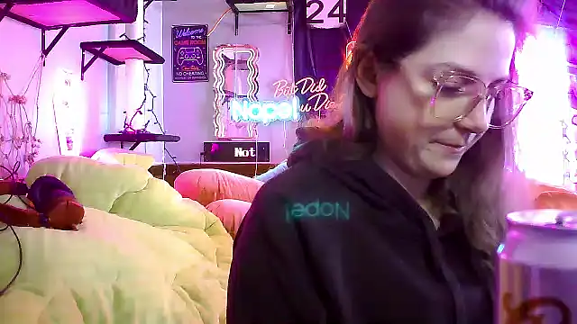 Snapshot of mirannacult chatting on February 22, 2025, 5:13 pm mirannacult online show from February 22, 2025, 5:13 pm
