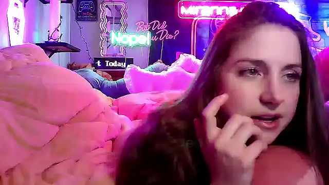 Snapshot of mirannacult chatting on February 24, 2025, 8:36 pm mirannacult online show from February 24, 2025, 8:36 pm