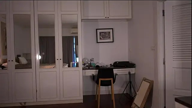 Snapshot of ValerieHill chatting on December 19, 2025, 2:07 am ValerieHill online show from December 19, 2025, 2:07 am