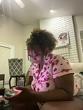 LillShayy online show from May 5, 2026, 5:26 am