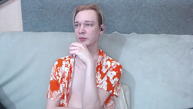 qustci-couple online show from March 3, 2025, 10:10 pm