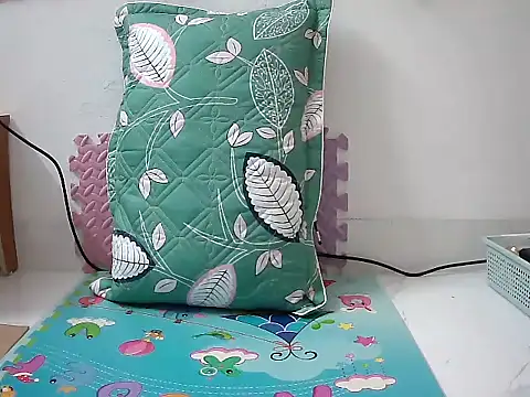 Snapshot of Pullet- chatting on March 22, 2025, 3:31 pm Pullet- online show from March 22, 2025, 3:31 pm