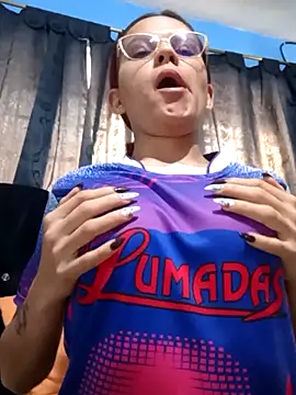 Snapshot of karolainvalentina chatting on February 14, 2025, 12:25 pm karolainvalentina online show from February 14, 2025, 12:25 pm