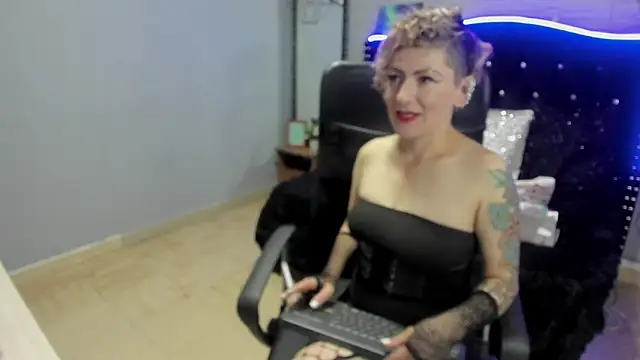 Maria fernandaxxx  online show from December 11, 2024, 1:17 pm