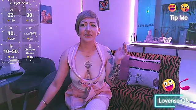 Maria fernandaxxx  online show from October 25, 2025, 1:18 pm