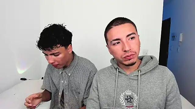 Snapshot of sweet_boys_xx chatting on October 24, 2025, 11:28 am sweet boys xx online show from October 24, 2025, 11:28 am