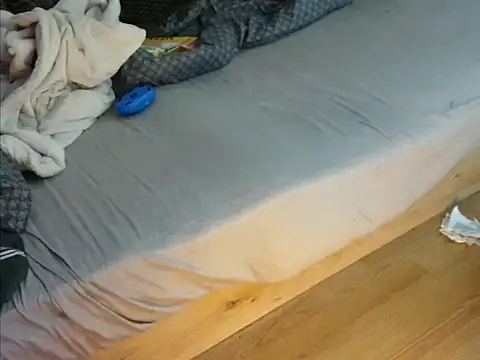 eblata04 online show from March 3, 2025, 8:38 am