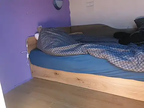 eblata04 online show from March 20, 2025, 12:22 pm