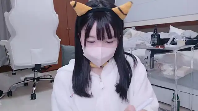 YUNOCHI nyanko online show from March 15, 2025, 10:03 am