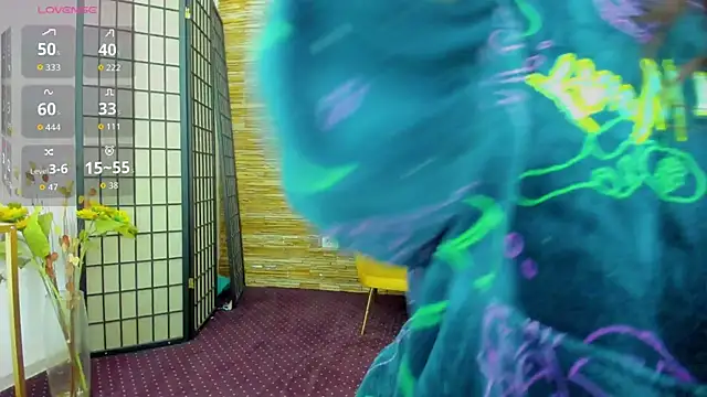 AishaRouhi online show from October 28, 2025, 4:49 am