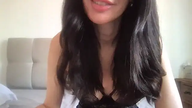 paolajonez online show from December 22, 2025, 11:40 am