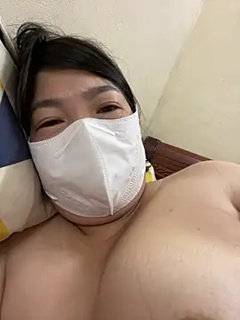 Hachi Sweetbabie  online show from February 27, 2026, 10:10 pm