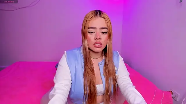 isabella arias1 online show from January 7, 2025, 4:29 am