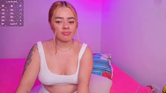 isabella arias1 online show from January 7, 2025, 10:32 am