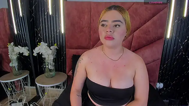 isabella arias1 online show from March 17, 2025, 3:47 am
