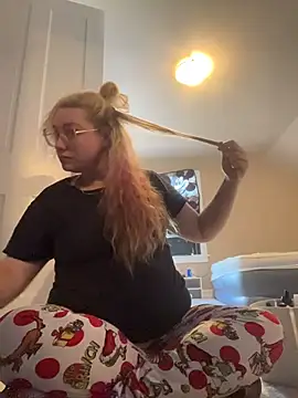 Lalalynn online show from May 6, 2026, 9:09 pm