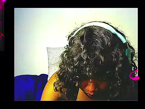 Snapshot of lilylovexx chatting on September 22, 2025, 8:05 am lilylovexx online show from September 22, 2025, 8:05 am