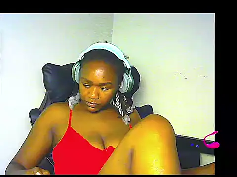 Snapshot of lilylovexx chatting on October 14, 2025, 9:04 pm lilylovexx online show from October 14, 2025, 9:04 pm