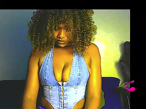 lilylovexx online show from May 15, 2026, 9:22 pm