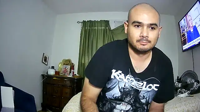 Snapshot of JooveyRose chatting on October 5, 2025, 5:44 pm JooveyRose online show from October 5, 2025, 5:44 pm