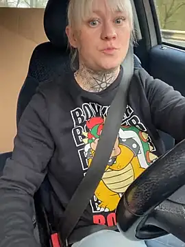 Snapshot of poussichienne chatting on February 24, 2026, 11:19 am poussichienne online show from February 24, 2026, 11:19 am