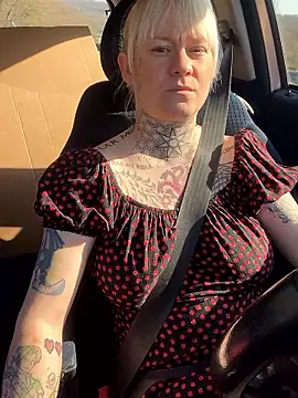 Snapshot of poussichienne chatting on February 27, 2026, 10:15 am poussichienne online show from February 27, 2026, 10:15 am