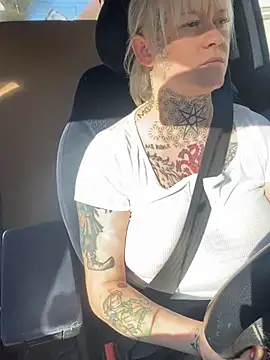 Snapshot of poussichienne chatting on March 2, 2026, 9:05 am poussichienne online show from March 2, 2026, 9:05 am