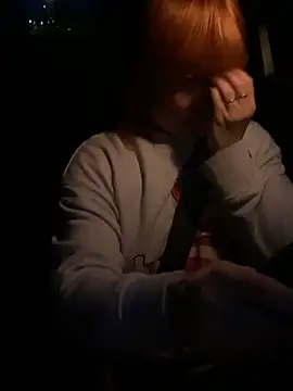 Snapshot of poussichienne chatting on March 17, 2026, 5:11 am poussichienne online show from March 17, 2026, 5:11 am