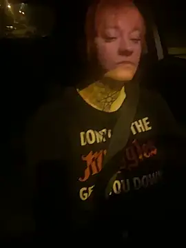 Snapshot of poussichienne chatting on March 19, 2026, 4:16 am poussichienne online show from March 19, 2026, 4:16 am